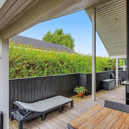 בית נופש Lanica - 150m From The Sea By Interhome *